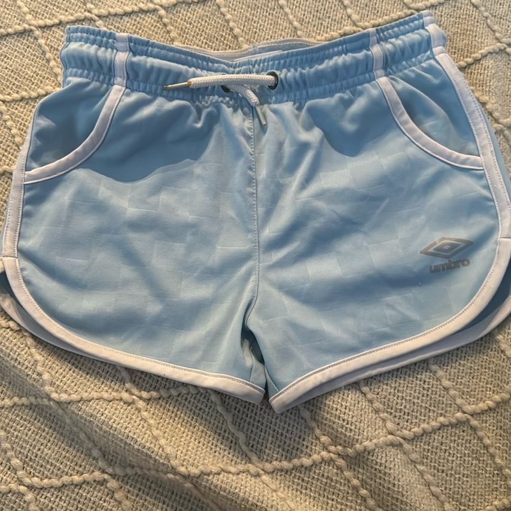Size small 6/6x umbro shorts